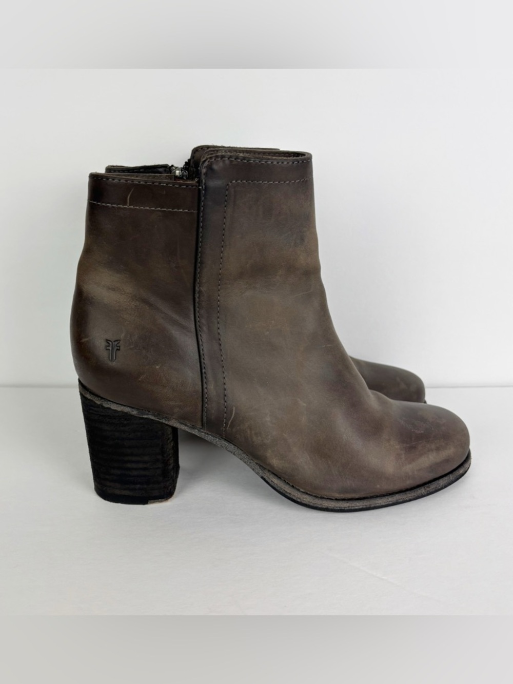 Frye Women's Addie Double Zip Bootie  Leather Heeled Ankle Boots 8 1/2 Moto